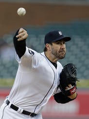 Tigers pitcher Justin Verlander throws against the