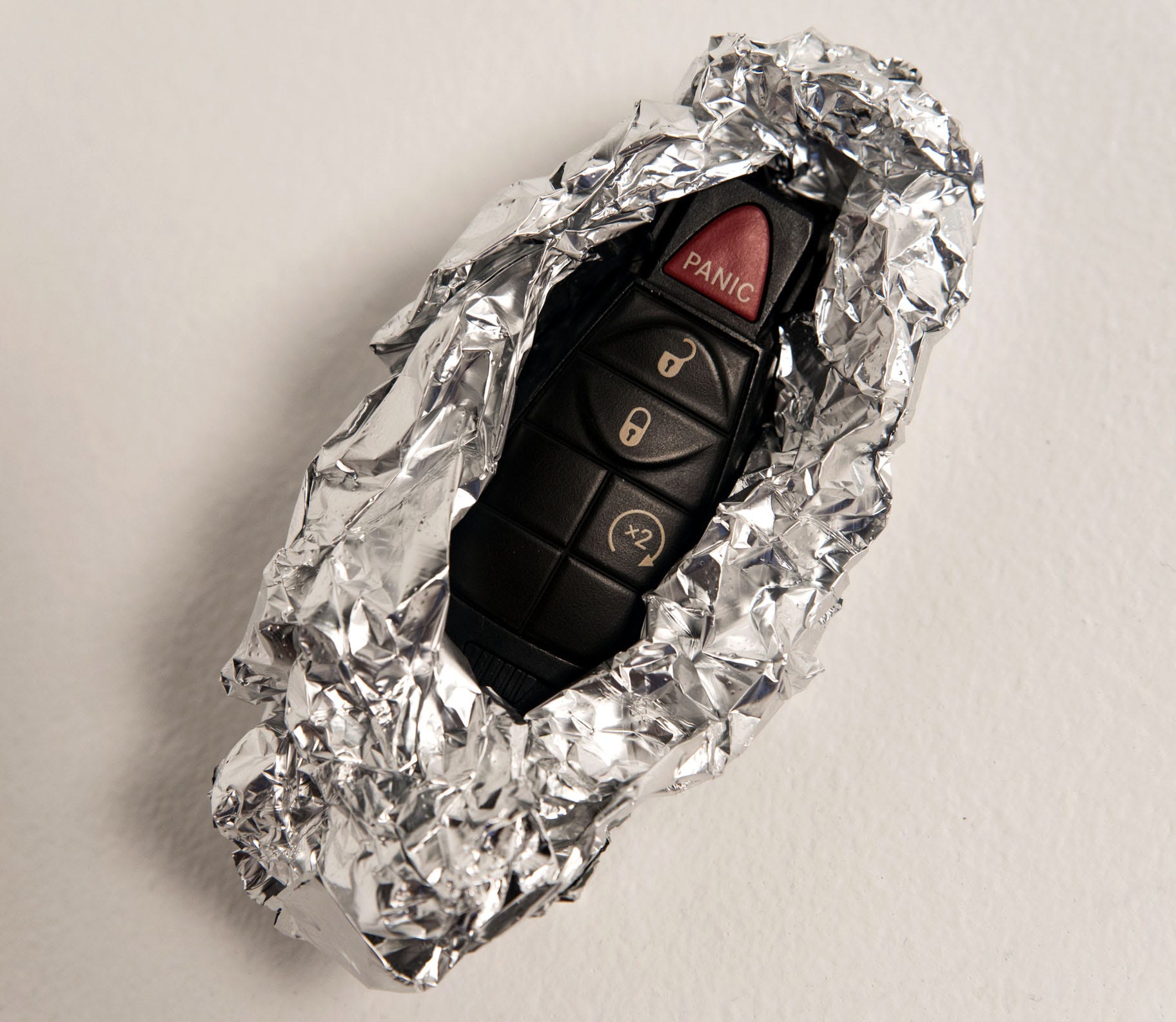 Why you should wrap your car fob in foil image