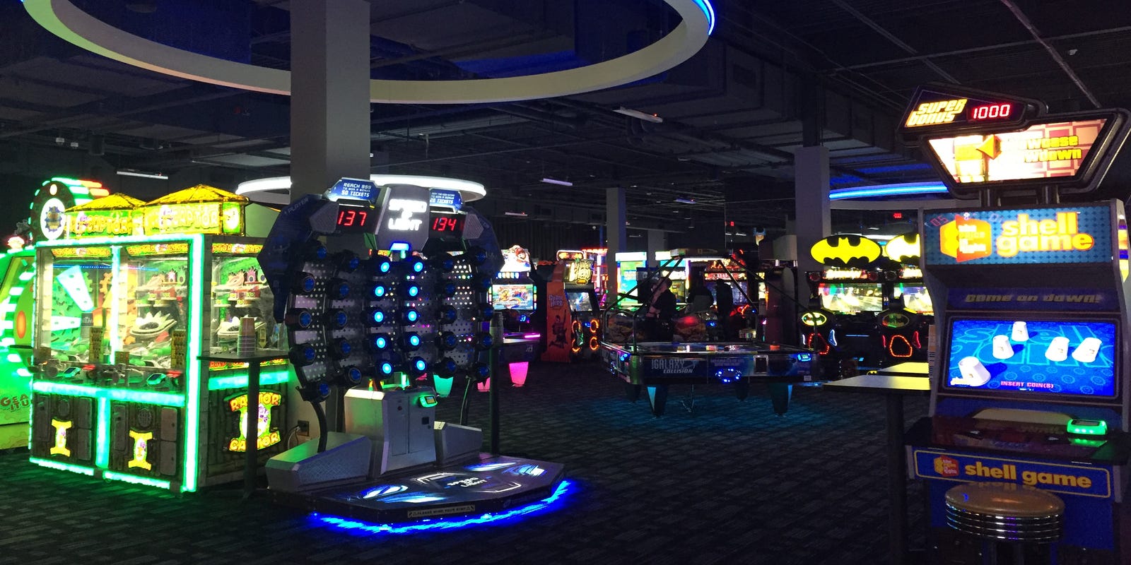 Dave Buster S Opens At Marketplace Mall