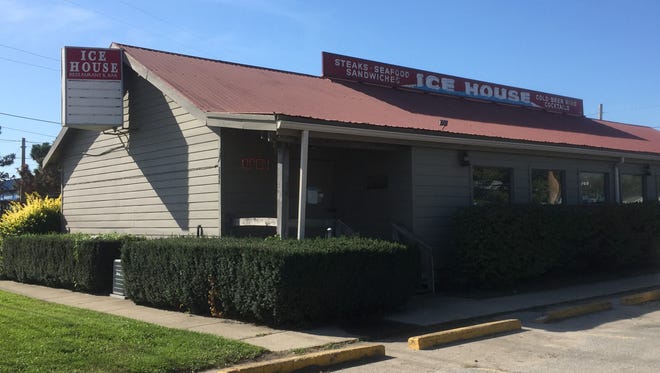 The 34-year-old south-side restaurant Ice House is for sale. If no one bites, the place will close Nov. 3, 2017.