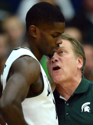 Michigan State coach Tom Izzo yells at guard Eron Harris during the second half against Boise State at Titan Gym on Friday.