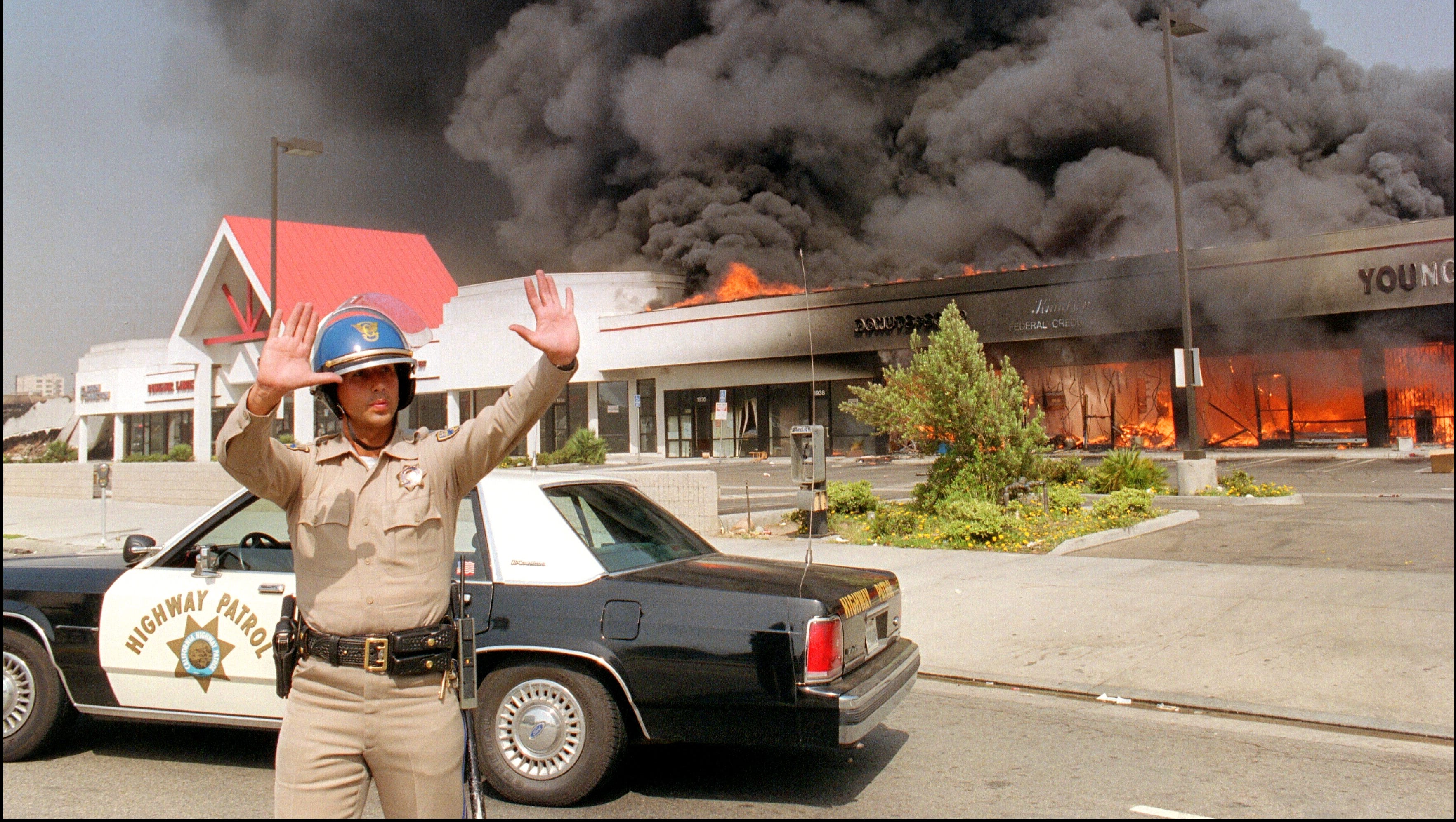 25 Years After L A Riots Dodgers Lakers Reflect On Violent Week