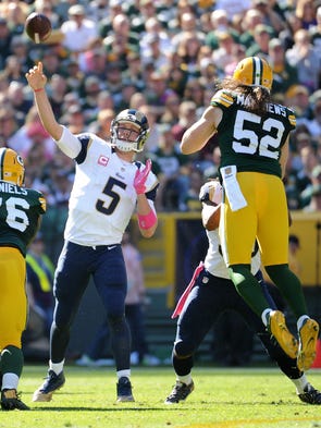 St. Louis Rams quarterback Nick Foles (5) throws as