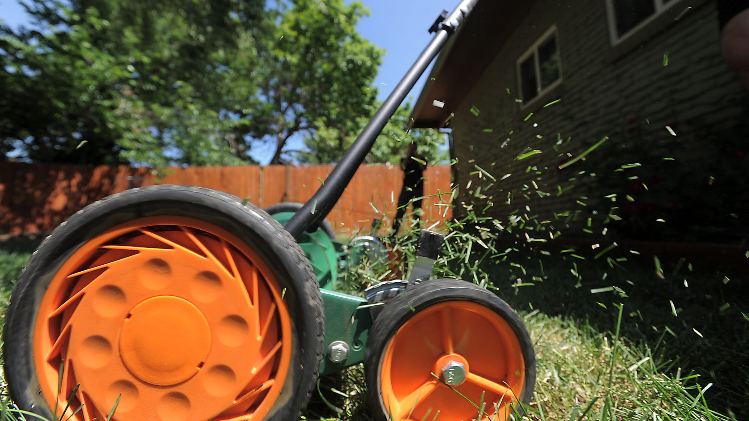 Fort Collins helps residents ditch gas lawnmowers