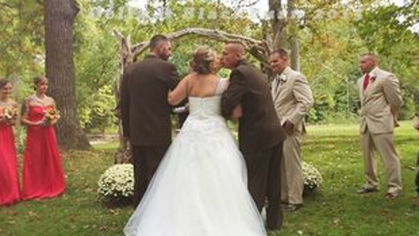 Father Of The Brides Sweet Gesture Has Step Dad Crying