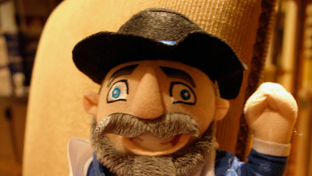 Move Over Elf The Mensch On A Bench Is Here