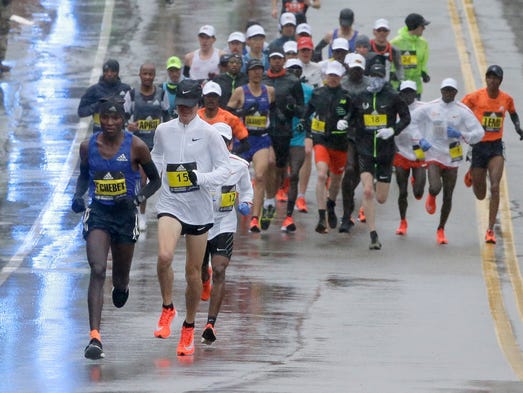 Boston Marathon: Desi Linden shows incredible sportsmanship in winning