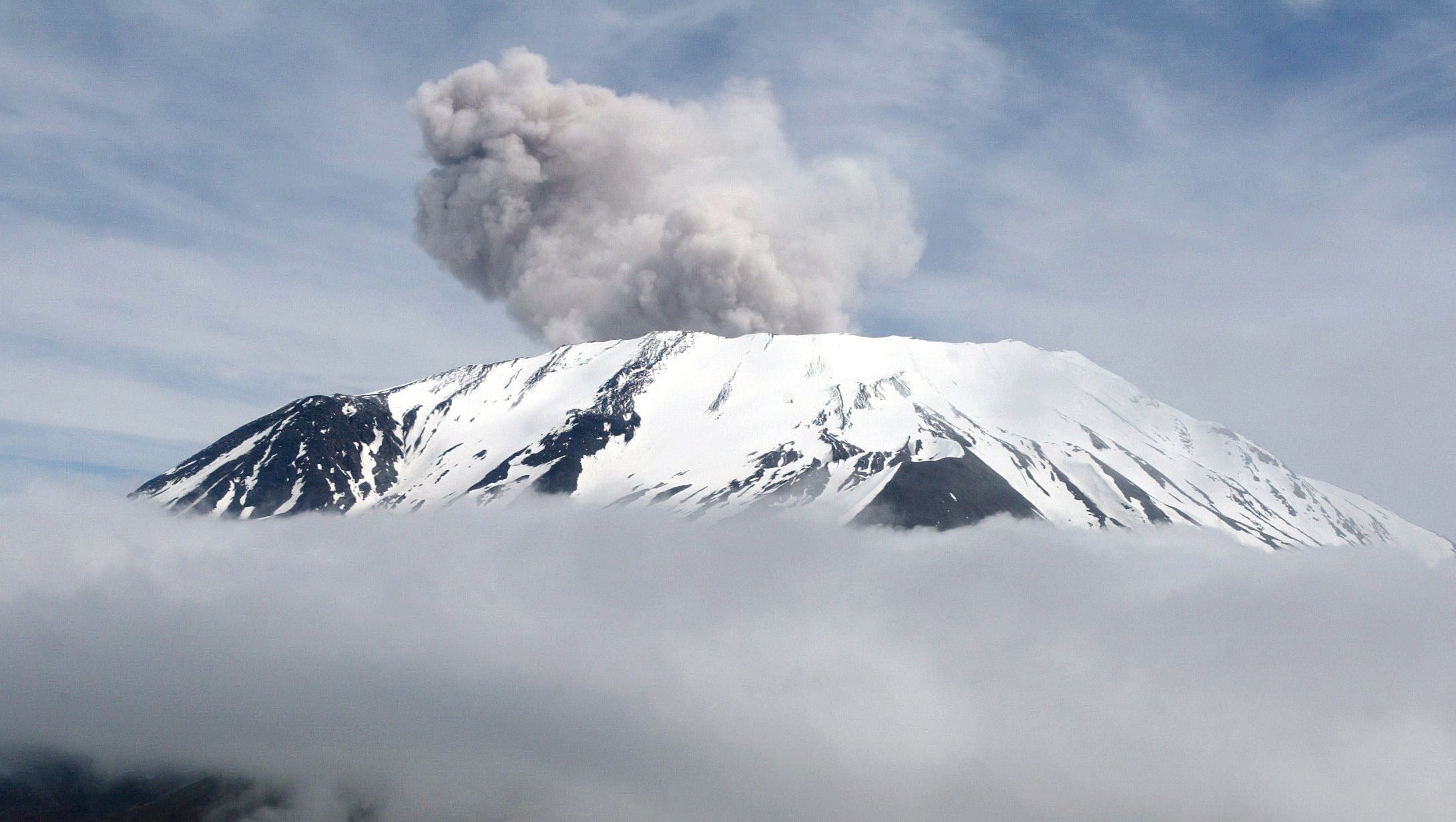 Mount St. Helens domebuilding eruption remembered