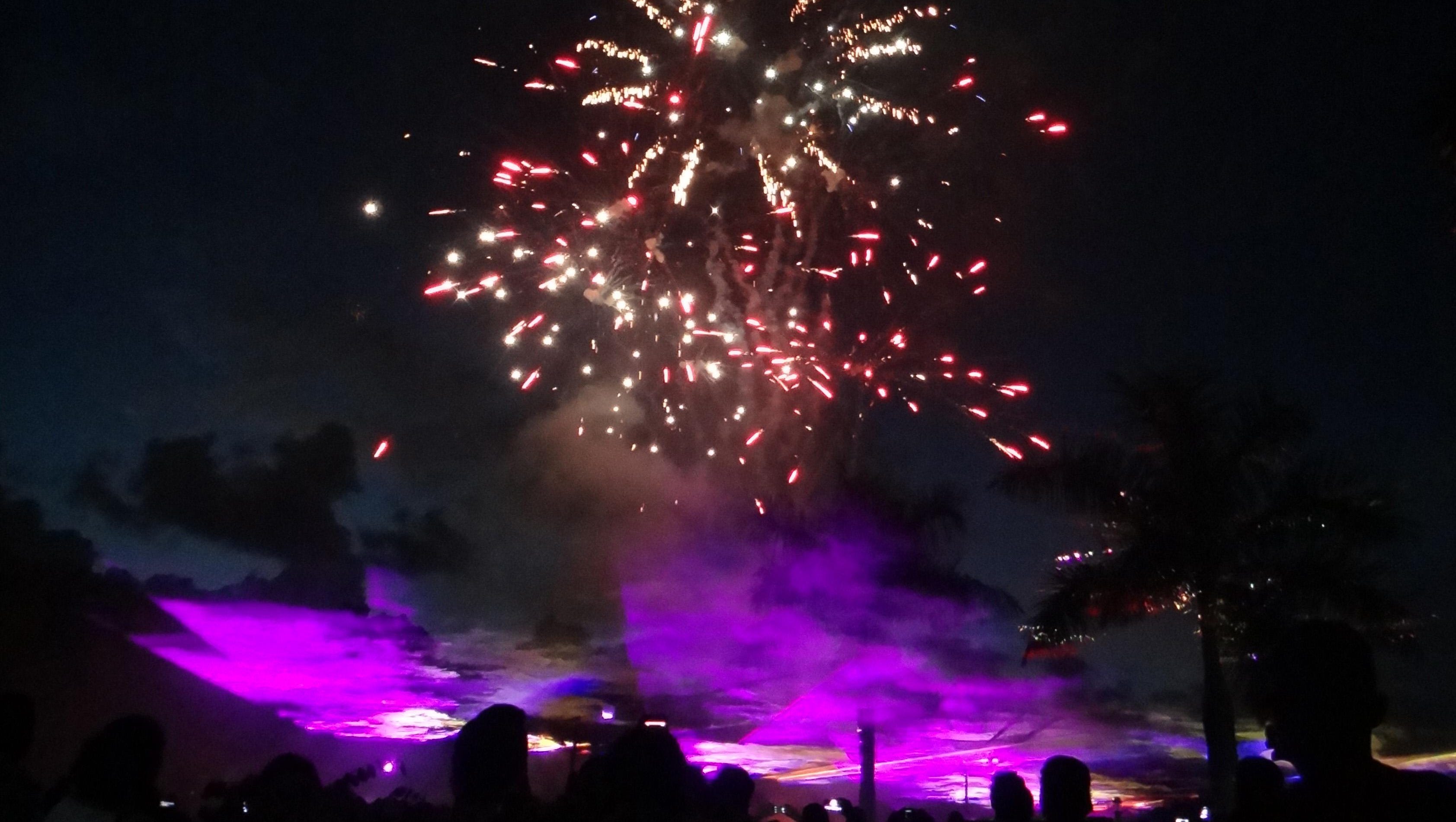 Go By Boat View Fireworks Displays From The Water