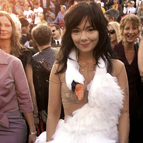 3/25/2001 -- Los Angeles, Calif. --  Bjork arrives