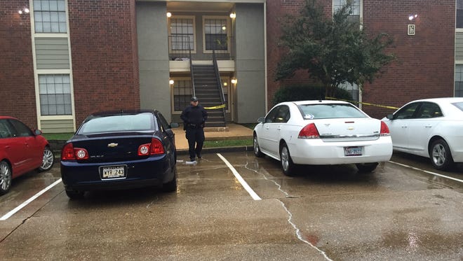Shreveport police officers were dispatched to the Southwood Village apartments in the 9000 block of walker road just after 3 p.m. in response to a stabbing.