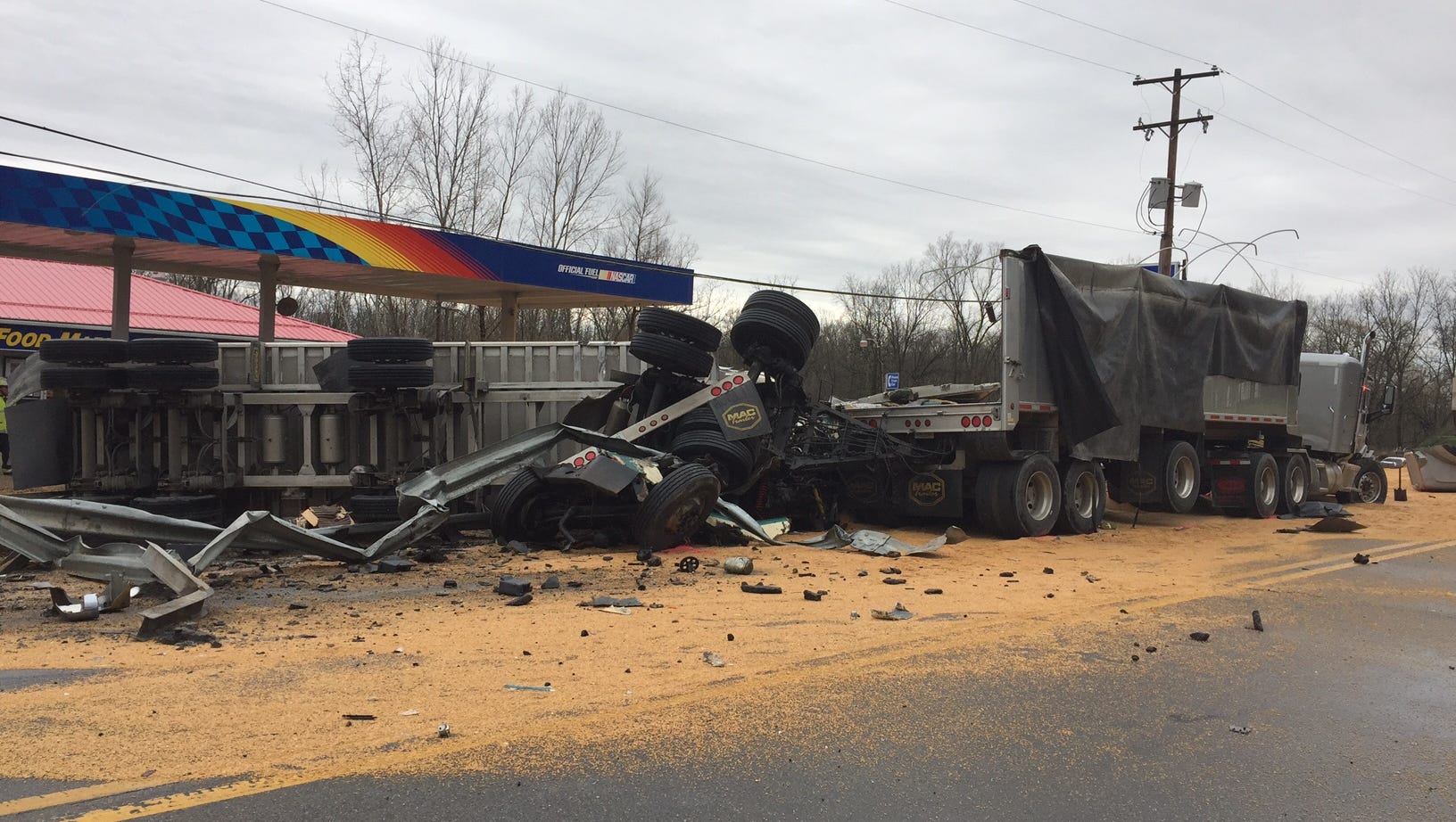 1 killed in west Michigan headon crash involving semi trucks