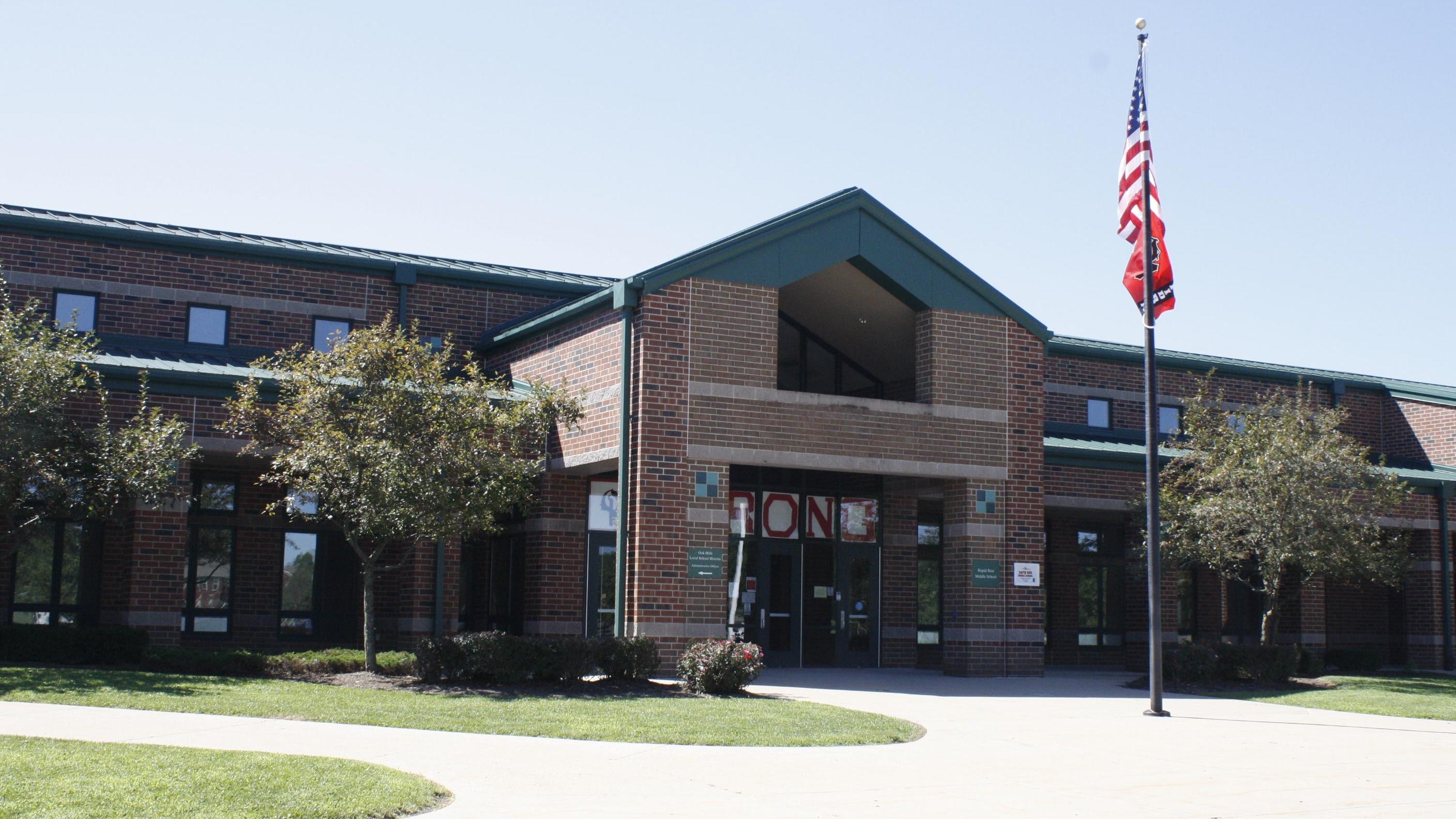 Oak Hills middle school students getting Chromebooks