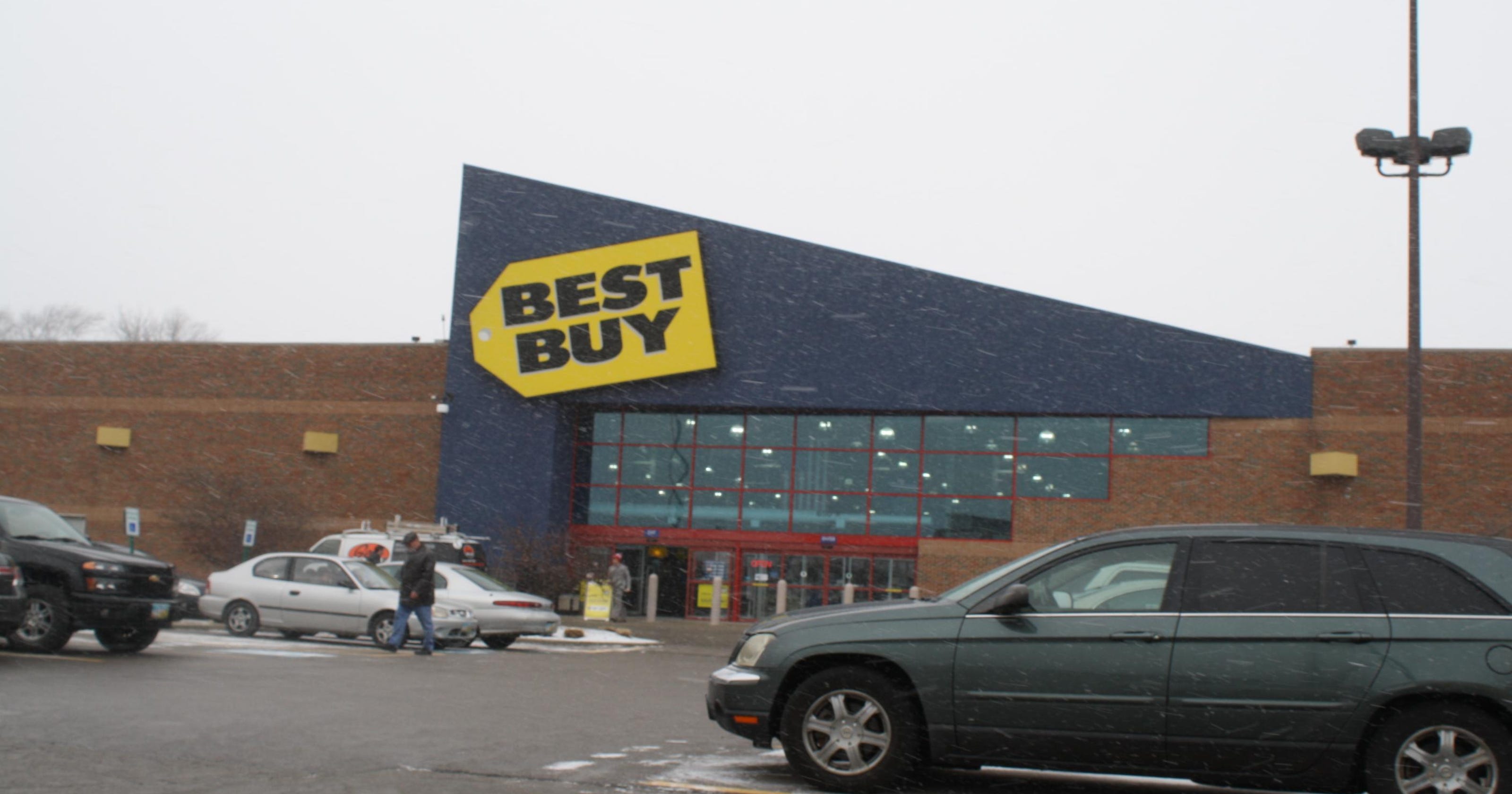 Macy's to open Best Buy shops inside stores