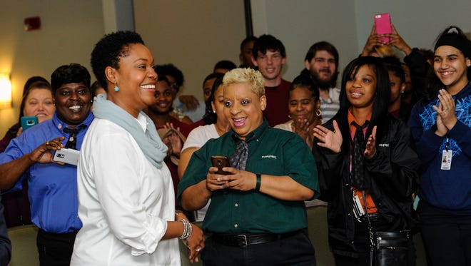 Local Popeye's employees meet and with Deidrie Henry, national spokesperson for Popeyes. Jan 21, 2016.