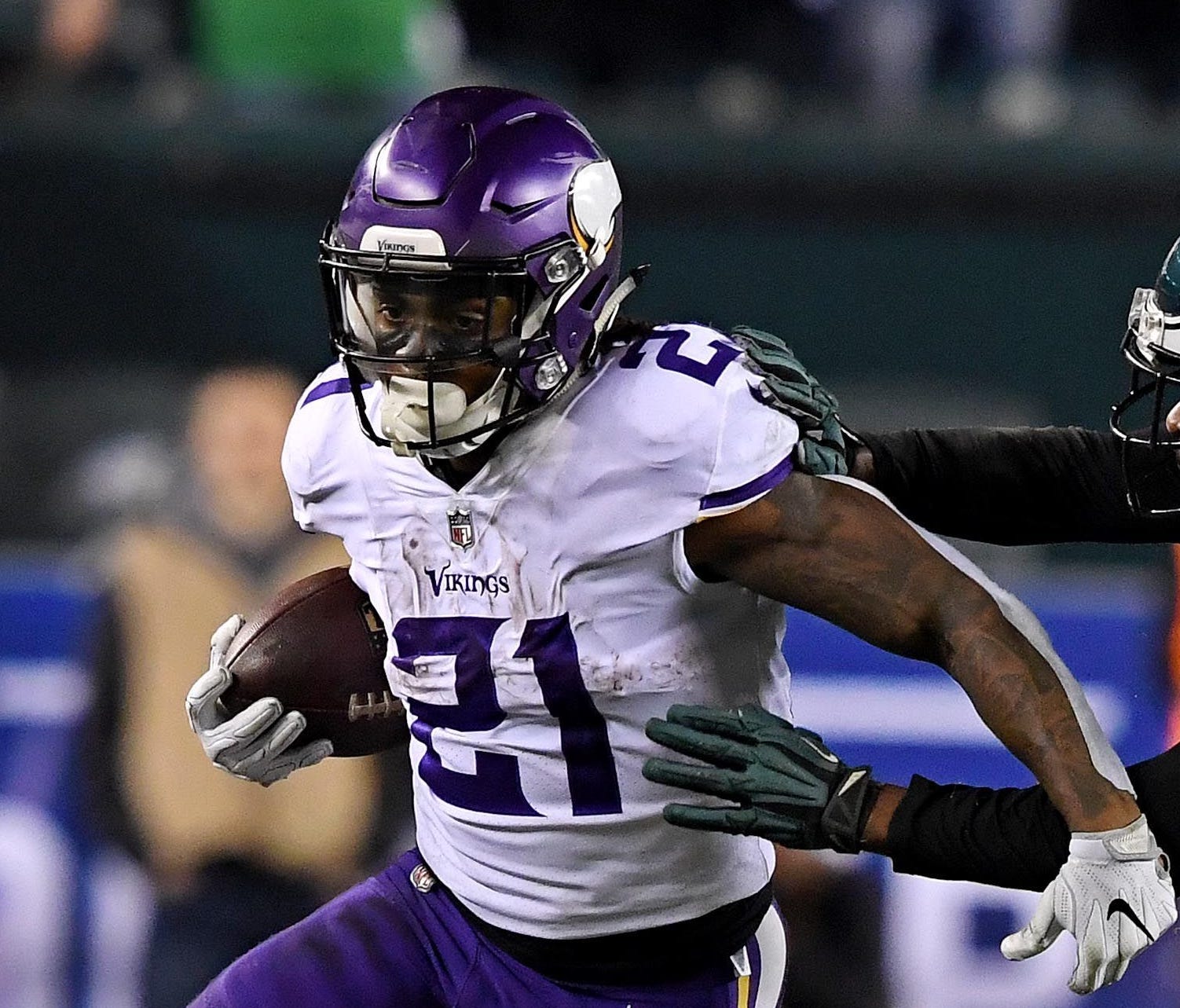RB Jerick McKinnon is leaving the Vikings for the 49ers.
