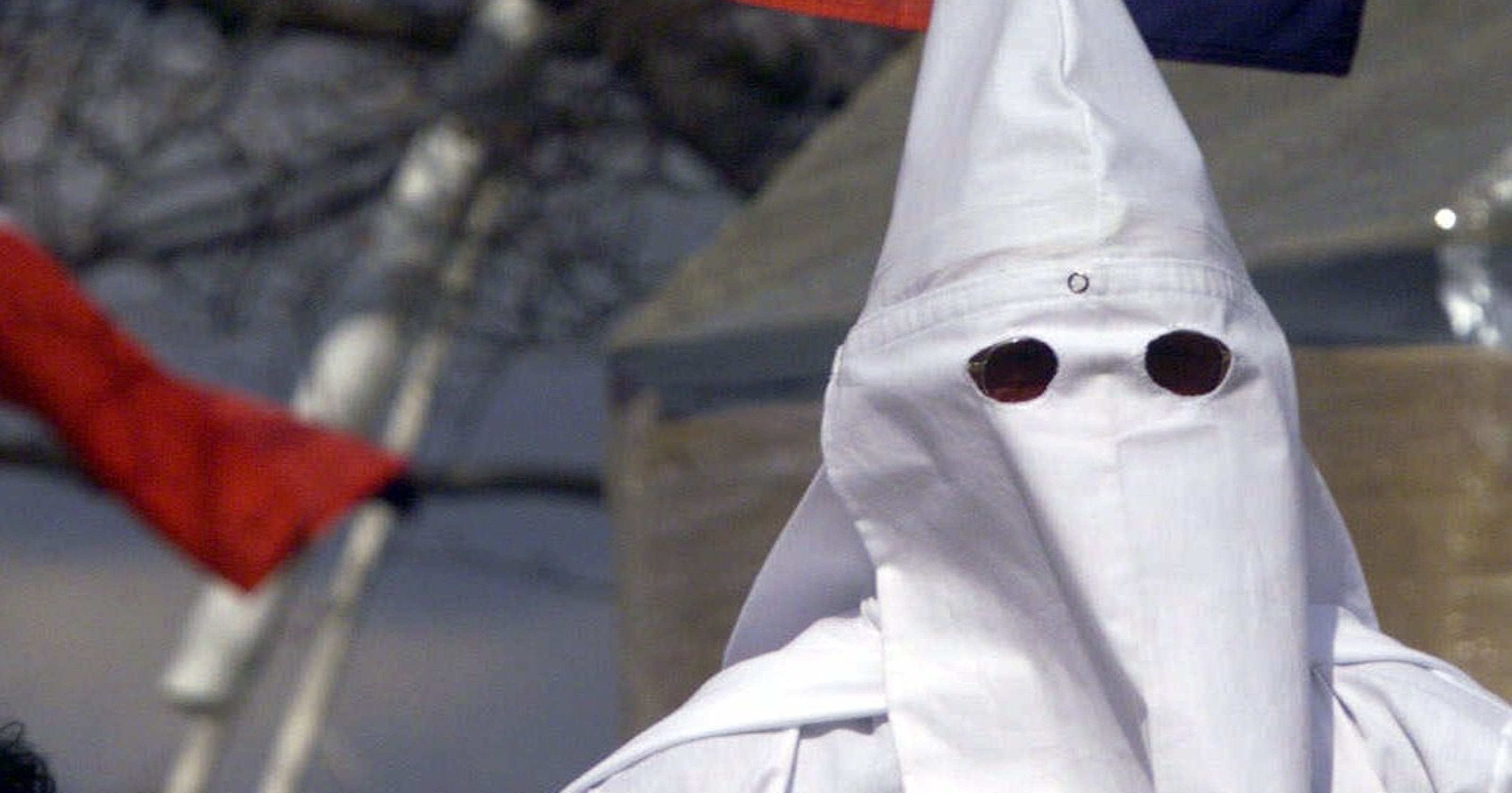 KKK leader condemns shooting at Jewish centers