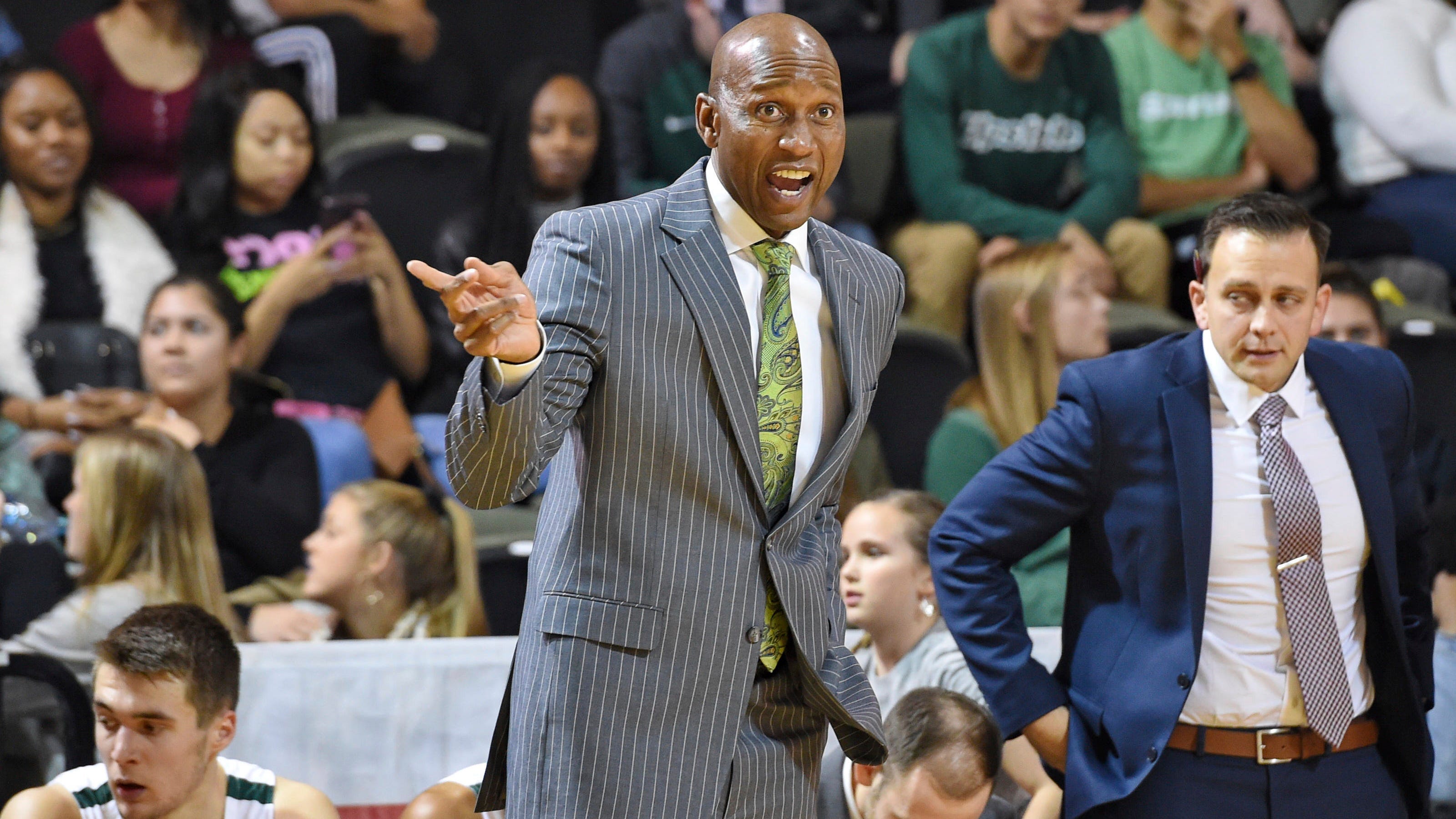Wife of USC Upstate men's basketball coach Dickerson dies from cancer