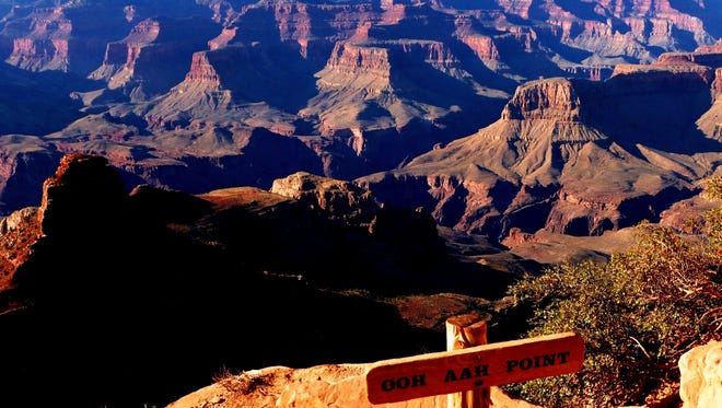 At 0.9 miles the South Kaibab reaches Ooh Aah Point exposing views up and down the canyon.