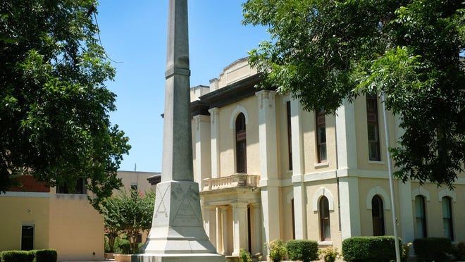 The search for a new home for two Confederate monuments on the Bastrop County Courthouse grounds continues, the group tasked with leading the memorials' relocation told the Commissioners Court on Monday.