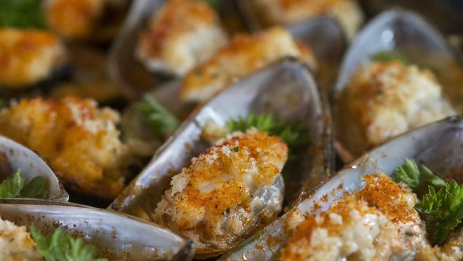 These Grilled New Zealand Greenshell Mussels are from Great Hosts John and Ann Krueger.