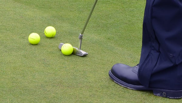 Rory Sabbatini's Titleist golf balls. (David Dusek