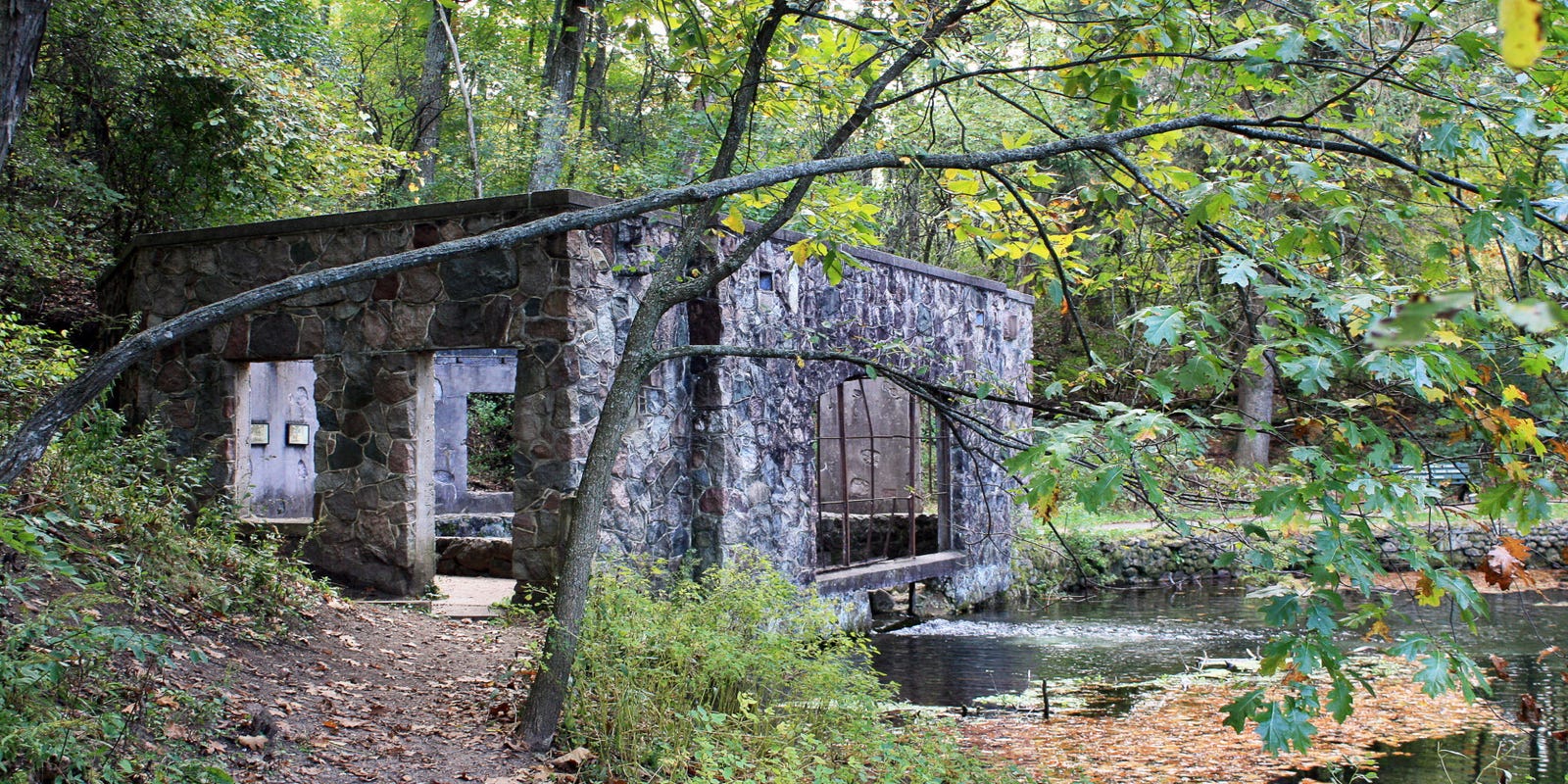 Hike past abandoned buildings, ruins and more on these Wisconsin trails