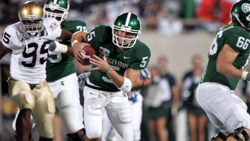 Drew Stanton runs in the first quarter against Notre Dame on Saturday Sept. 23, 2006.
