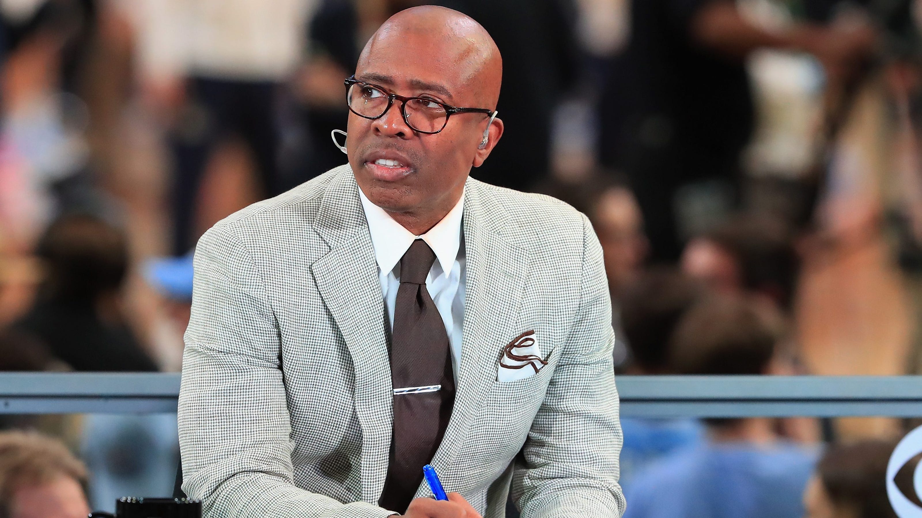 Detroit Pistons Plan To Interview Tnt Analyst Kenny Smith Detroit Pistons Plan To Interview Tnt Analyst Kenny Smith
