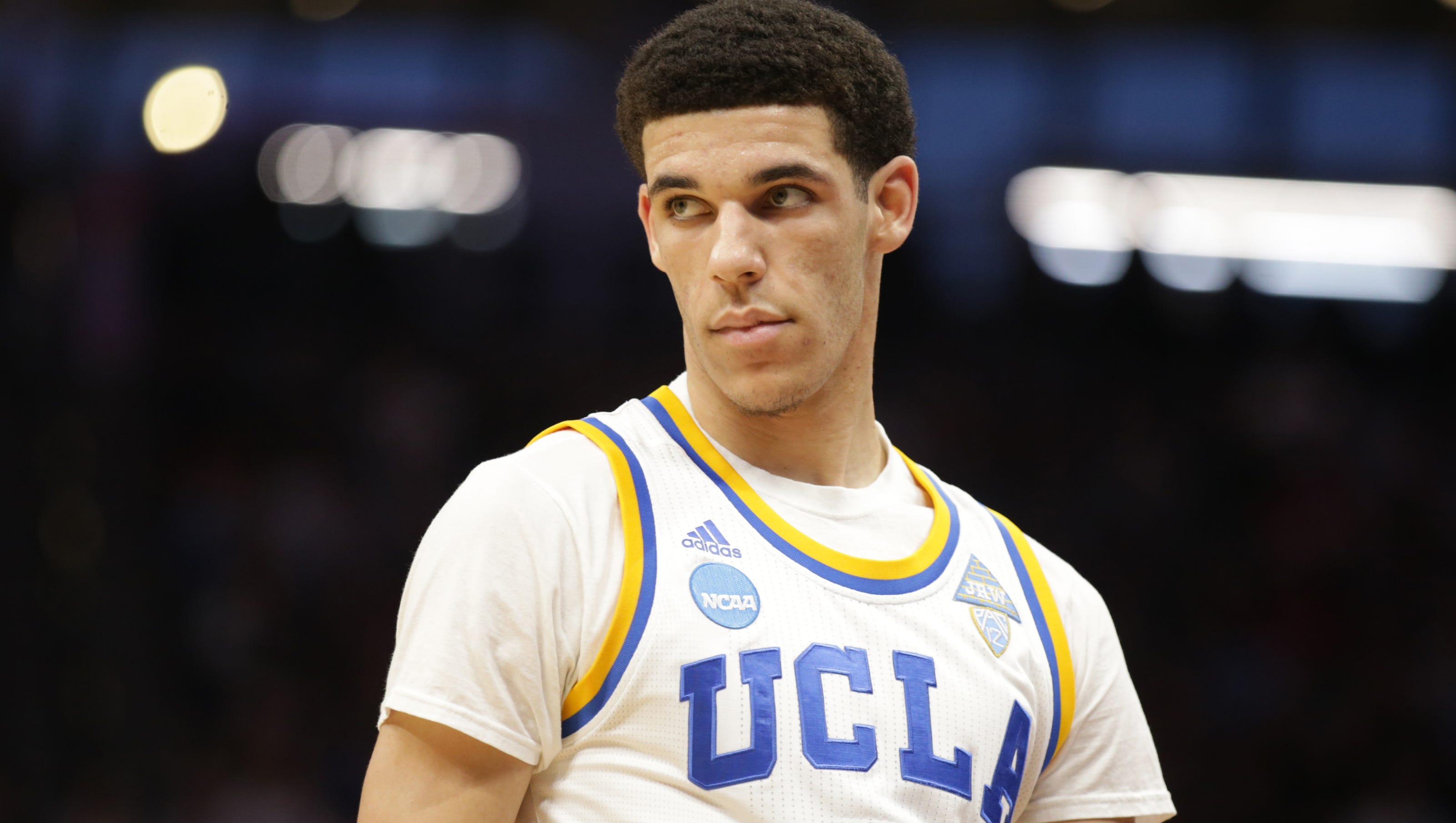 The Los Angeles Lakers are bringing Lonzo Ball in for another workout, acco...