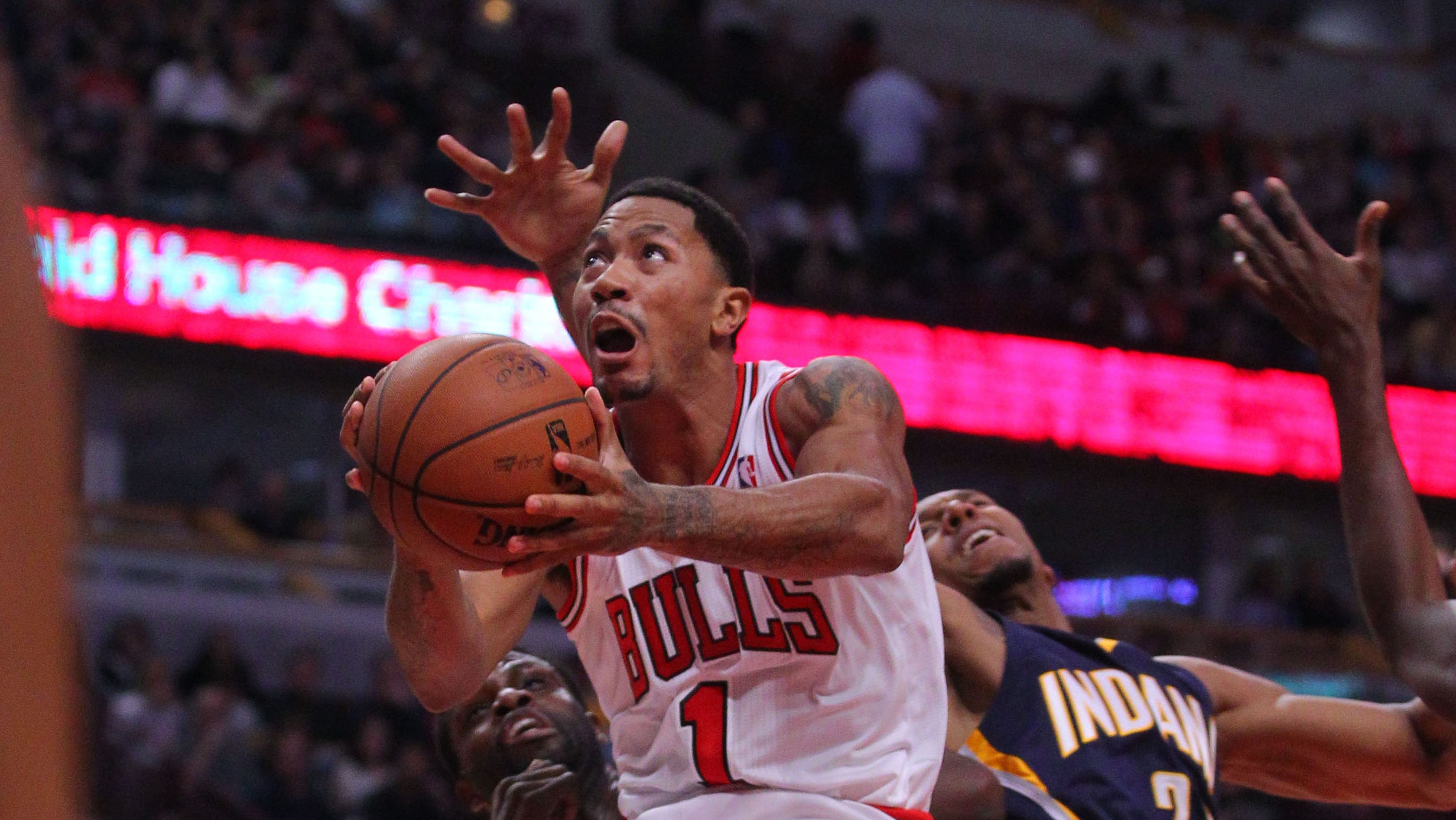 Derrick Rose dazzles as Bulls hand Pacers first loss