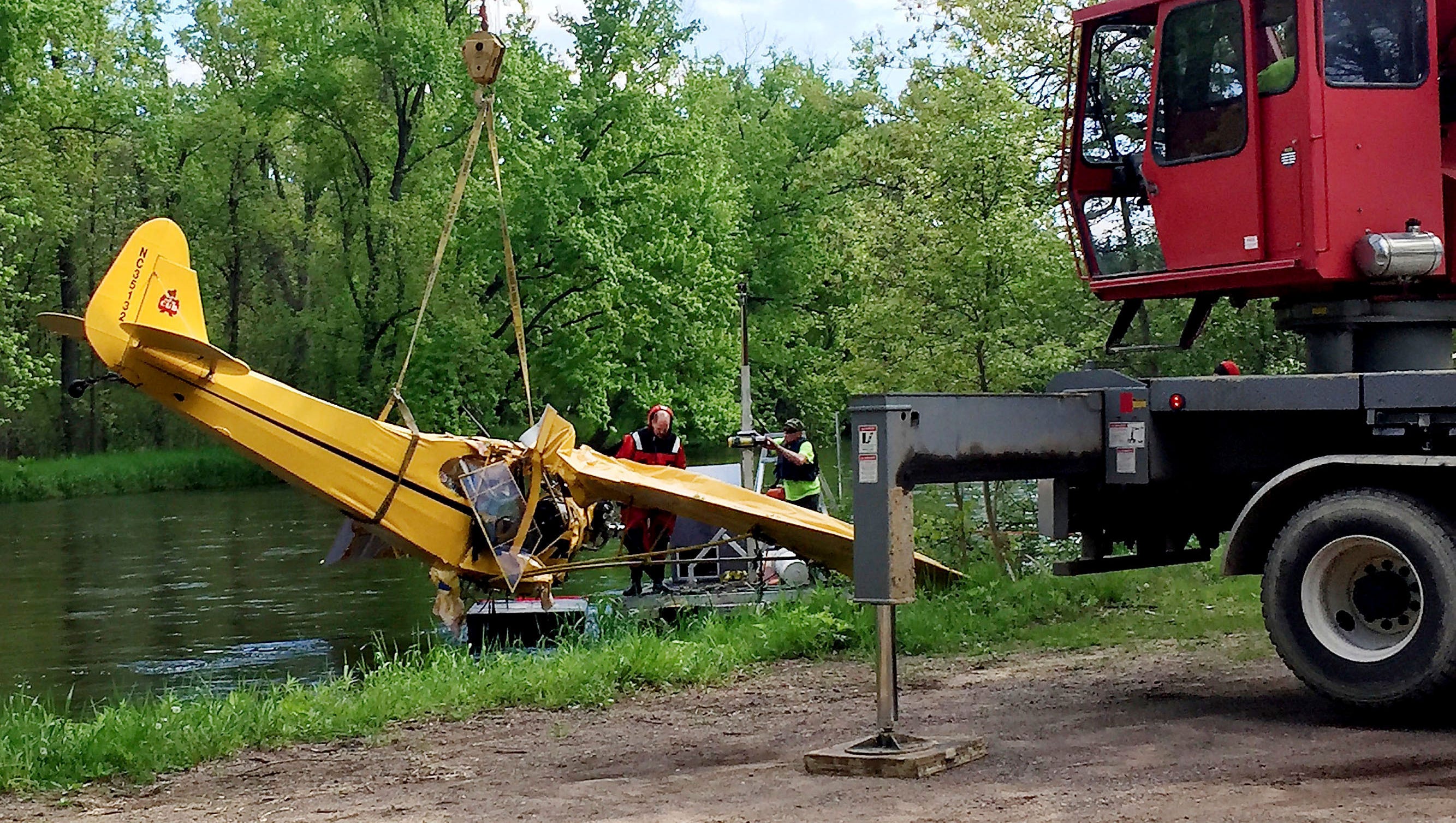 Teen pilot killed, passenger hurt in Wisconsin plane crash