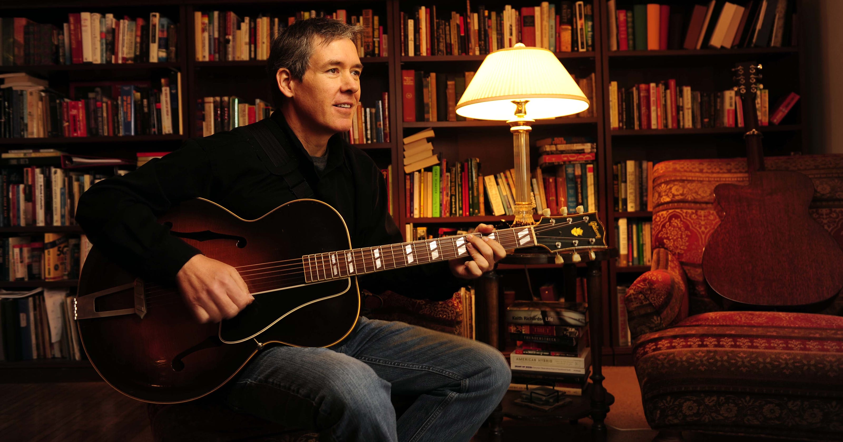 Master guitarist Pete Huttlinger dies at 54