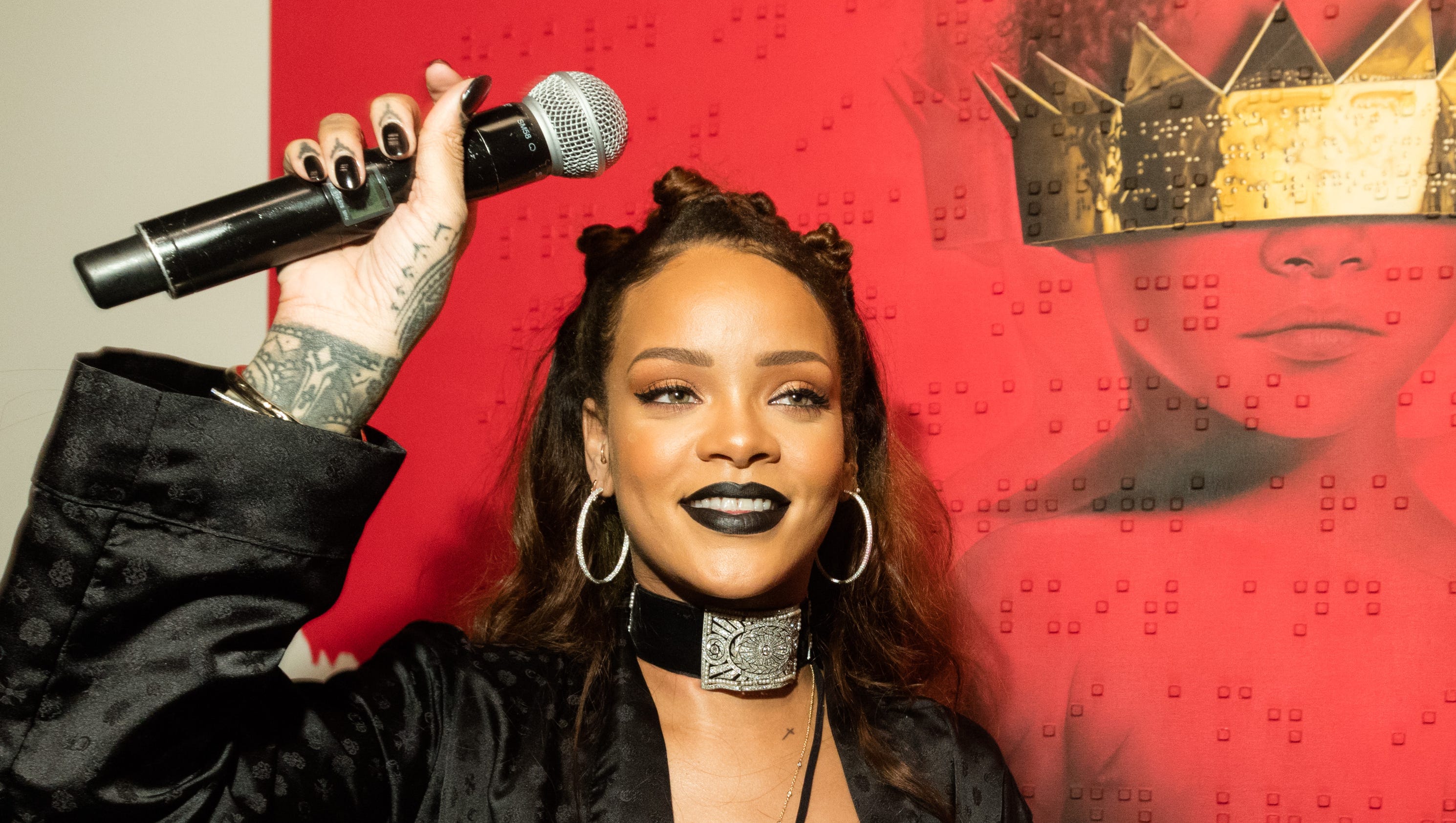 Rihanna reveals new album cover, title
