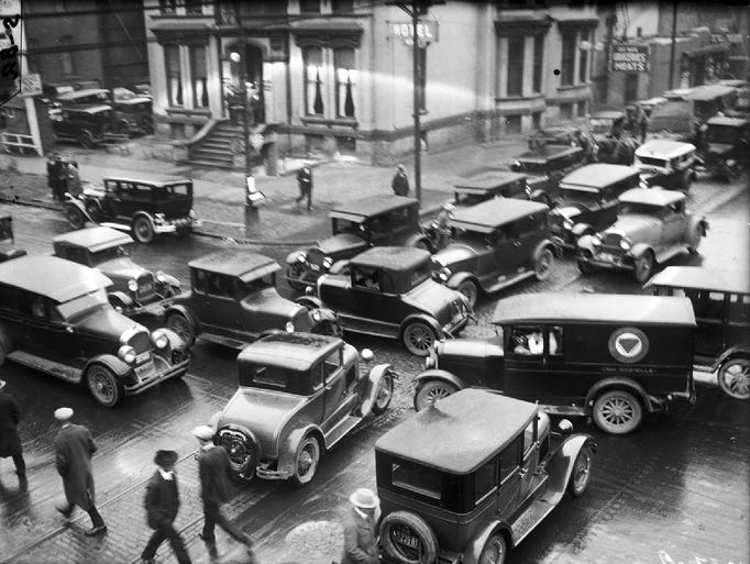Lafayette at Third Street badly needs a traffic light