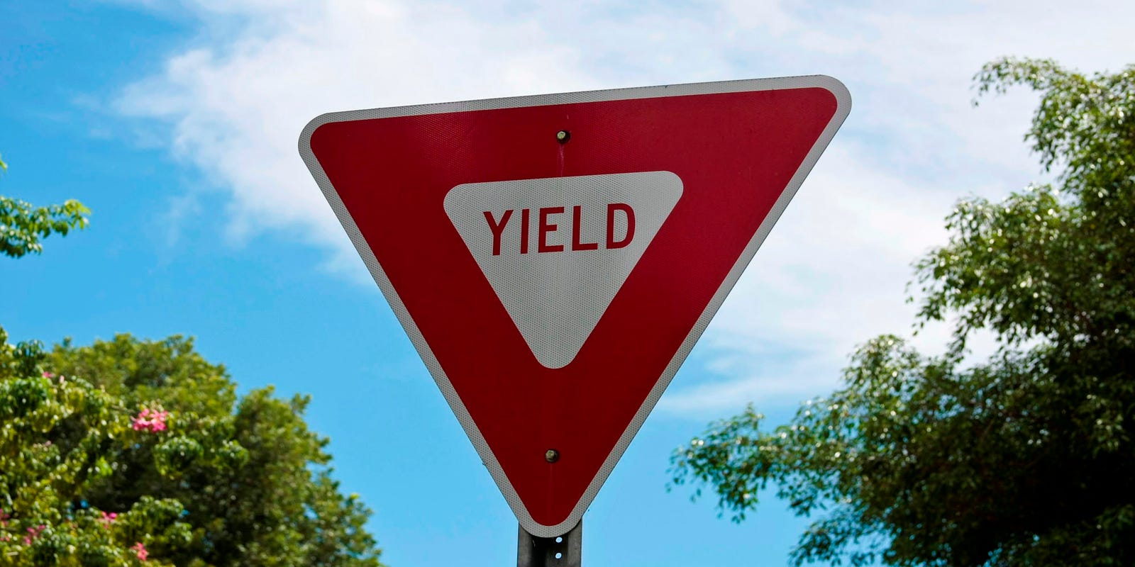 Letter: Yield sign needed at hill