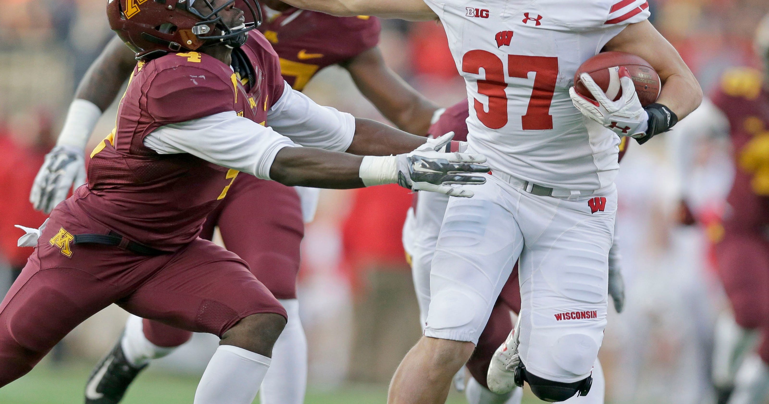 Badgers Football Offers Walk On Garrett Groshek A Scholarship