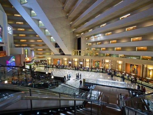 Tour Las Vegas Iconic Luxor Hotel And Casino