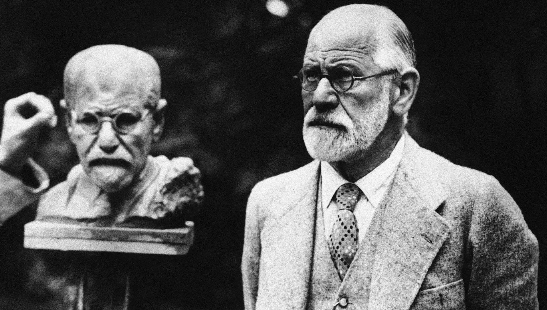 Thieves try to steal Sigmund Freud's ashes