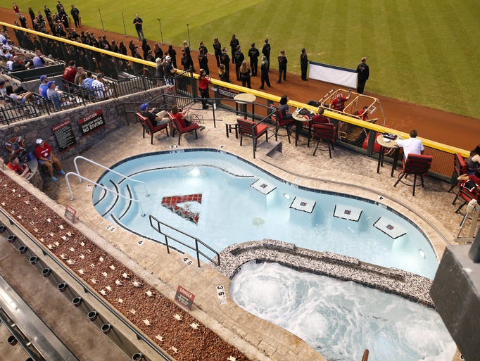 Arizona Diamondback's pool at Chase Field has winning history