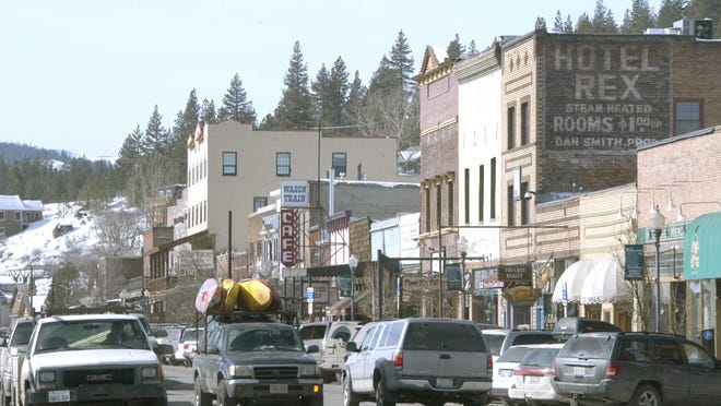 Tahoe shuts down through vacations for each COVID stay-at-dwelling orders Tahoe shuts down through vacations for each COVID stay-at-dwelling orders