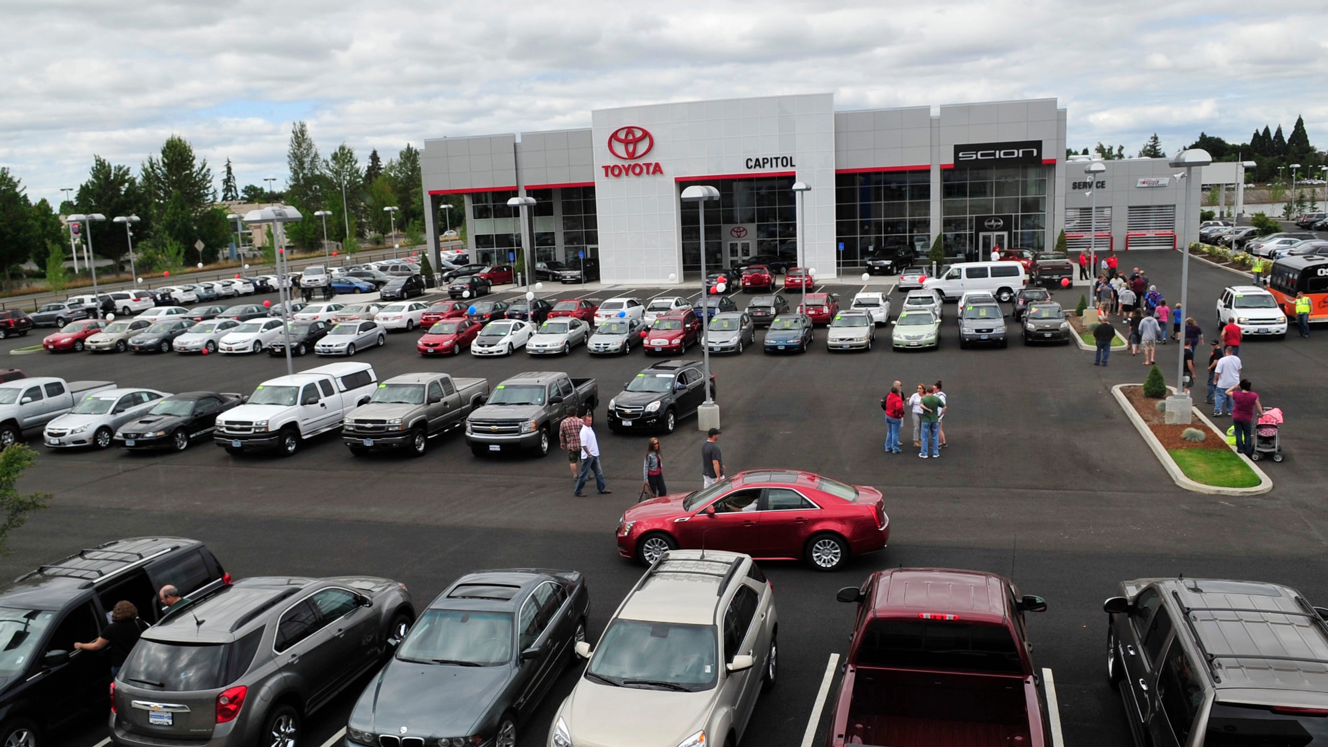 Salem dealerships' move to Parkway leaves lots vacant