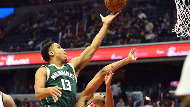 Malcolm Brogdon drives to the basket against the Wizards.