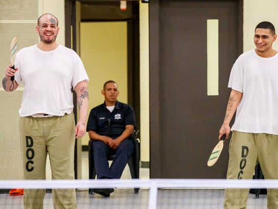 Inmates Ryan Ratliff (left) and Alberto Manzo of Chicago