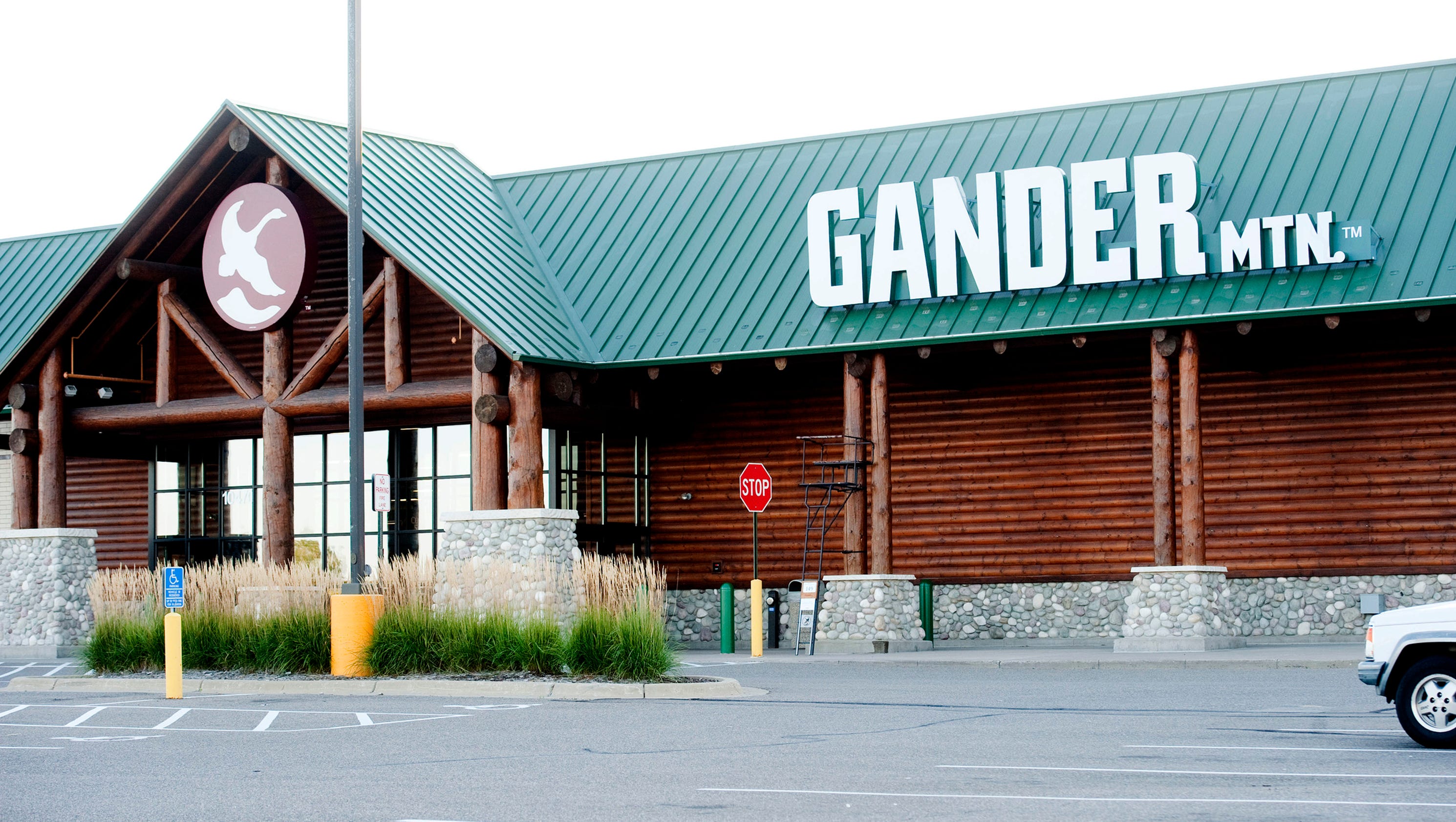 8 Gander Mountain stores replaced by Gander Outdoors in ...