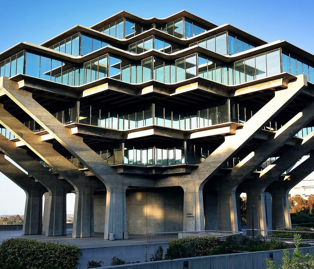 Geisel Library at the University of California, San Diego, may bear closer resemblance to a spaceship than a place of learning, but its otherworldly shape makes it a necessary addition to any list of must-see campus buildings. Designed by William Per