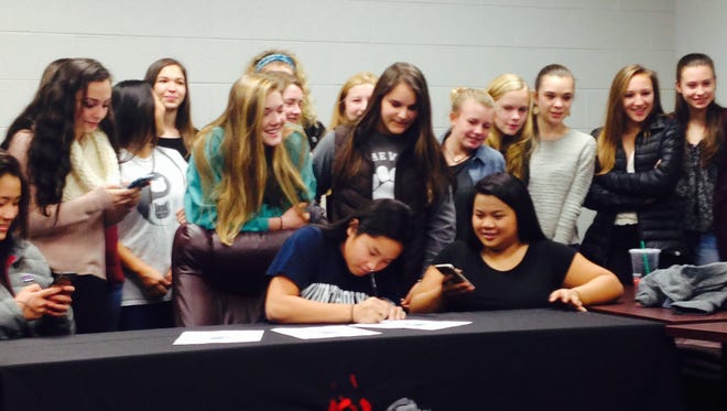 Asheville High senior Lia Messersmith has signed to play college field hockey for Mount Holyoke (Mass.).
