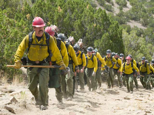Only The Brave Cast And The Real Life Heroes They Re Portraying