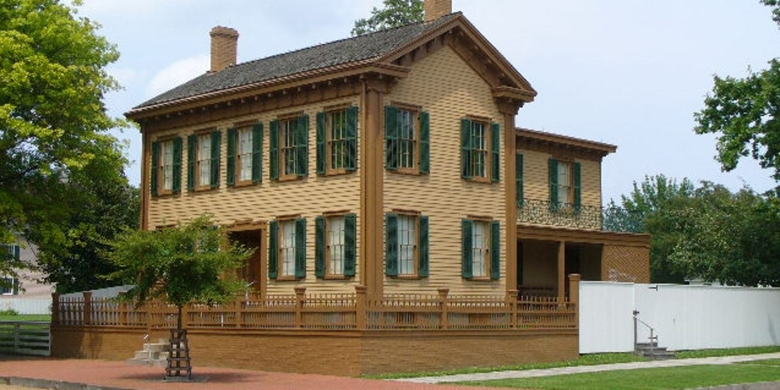 Tour the presidential homes of the National Park Service