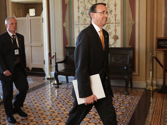 GTY 685257536 A POL GOV USA DC